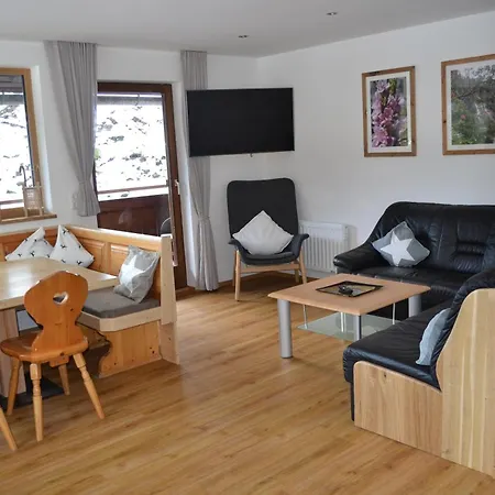 Familienappartement Waldstueberl アパート *